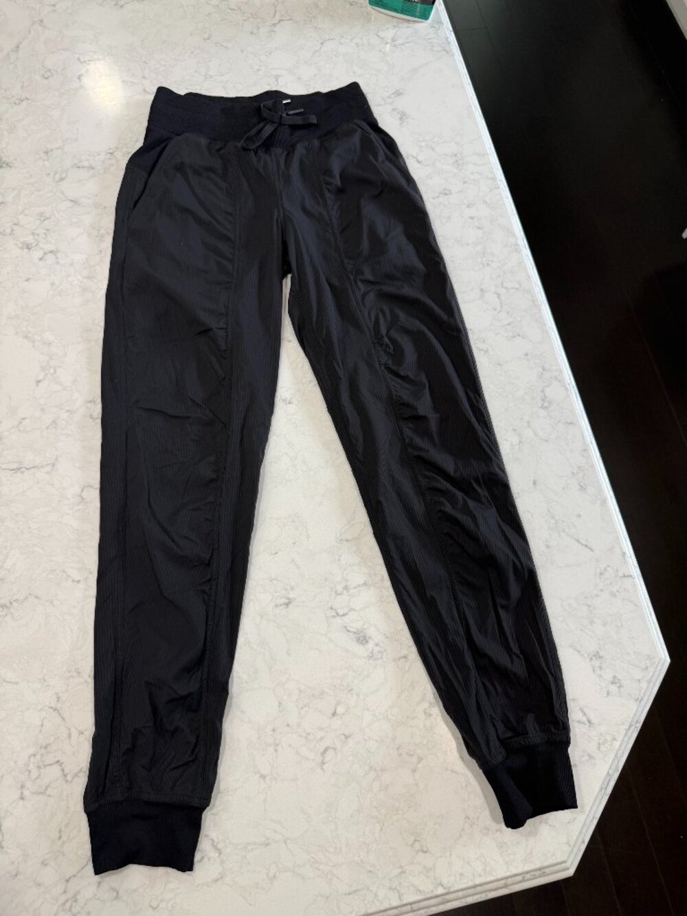 Lululemon Women's Black Jogger - Size 2